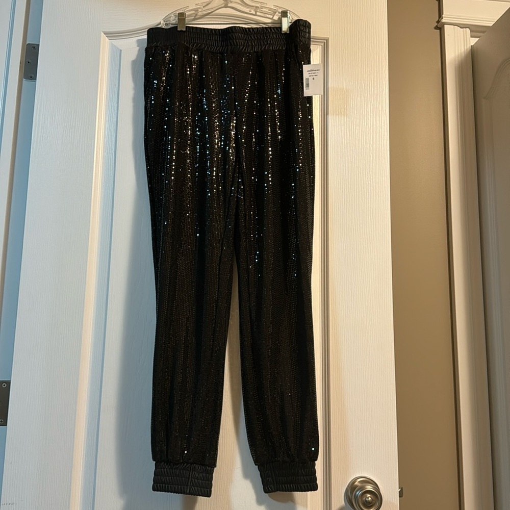 NWT Cleo Women’s Sequin Jogger, size S